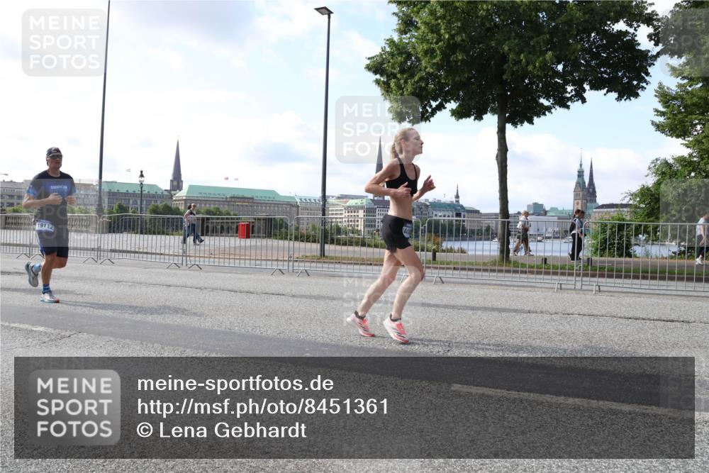 29.06.2025 - hella hamburg halbmarathon Lena Gebhardt http://msf.ph/oto/8451361 29.06.2025 09:53:59 Lombardsbrücke 19112, 1098, 1119, 1399, 1413, 1424, 1476, 1892, 1902, 2188, 2270, 2516, 2823, 2890, 2937, 3004, 3186, 3414, 3477, 3785, 4140, 4183, 4185, 4235, 4237, 4247, 4270, 4949, 5115, 5362, 5460, 5528, 5532, 5650, 6071, 6198, 6282, 6309, 6388, 6575, 6831, 6903, 7167, 7297, 7385, 7448, 7480, 7734, 8023, 8269, 8743, 8928, 9030, 9043, 9105, 9463, 9482, 9619, 9626, 9633, 9723, 9965, 10529, 10792, 11077, 11848, 11936, 12084, 13009 meine-sportfotos.de