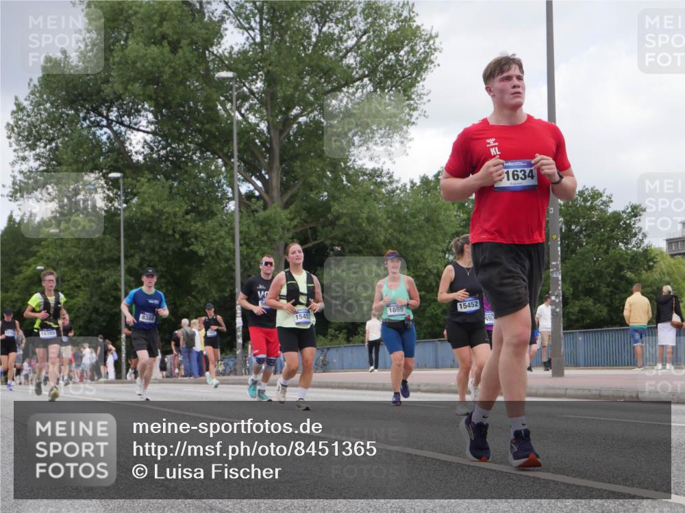 29.06.2025 - hella hamburg halbmarathon Luisa Fischer http://msf.ph/oto/8451365 29.06.2025 10:32:44 Kennedybrücke 8388, 18385, 56, 1545, 1869, 15452, 1634, 1694, 1869, 2699, 4700, 4982, 5063, 5249, 5322, 8388, 10068, 10162 meine-sportfotos.de