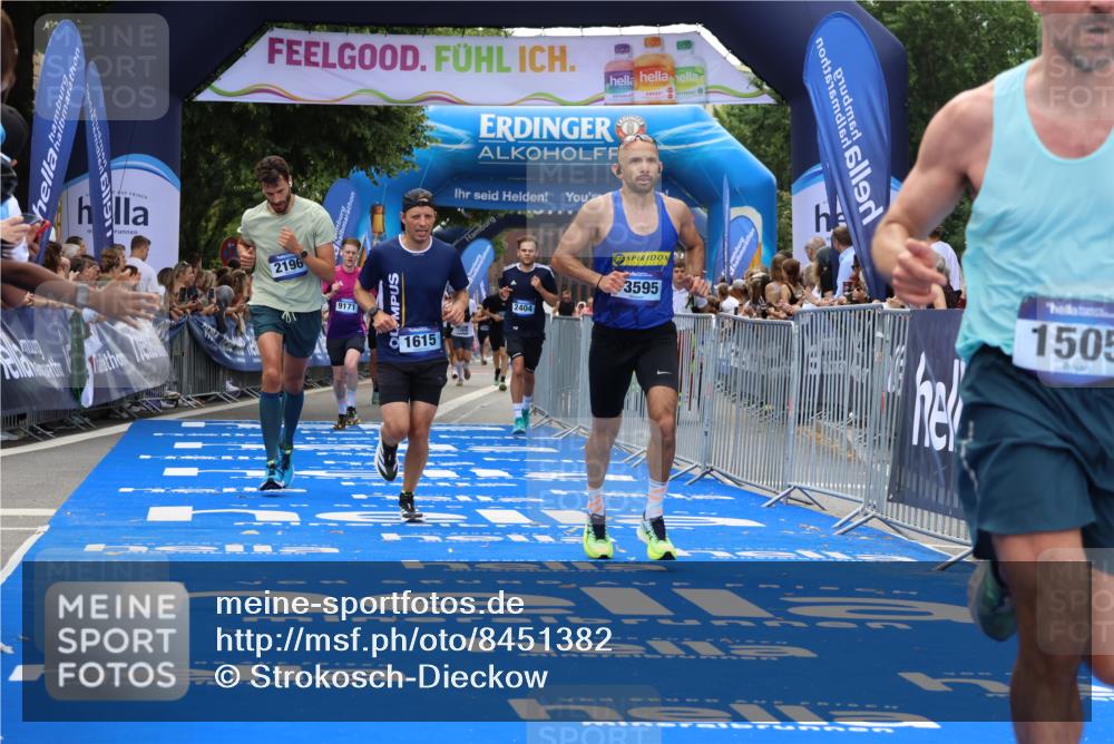 29.06.2025 - hella hamburg halbmarathon Strokosch-Dieckow http://msf.ph/oto/8451382 29.06.2025 10:37:43 Ziel 1505, 1615, 2196, 2404, 9171, 11106, 13148, 13595, 14934, 18193, 18276, 18277 meine-sportfotos.de