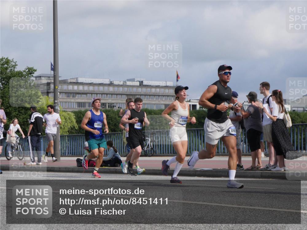 29.06.2025 - hella hamburg halbmarathon Luisa Fischer http://msf.ph/oto/8451411 29.06.2025 09:50:12 Kennedybrücke 18689, 14952, 16964, 890, 1562, 2196, 2296, 4602, 5092, 5923, 8901, 10384 meine-sportfotos.de