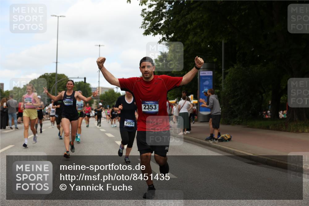 29.06.2025 - hella hamburg halbmarathon Yannick Fuchs http://msf.ph/oto/8451435 29.06.2025 11:13:50 20KM 1450, 1658, 1958, 2053, 2315, 2353, 2383, 2589, 3278, 4556, 5034, 5080, 5556, 5957, 7011, 7051, 7069, 7075, 7137, 7838, 8588, 8959, 9136, 9717, 9798, 10125, 11156, 11256, 11967, 12427, 12619, 12621, 13193, 13634, 14223, 14564, 14664, 14701, 15267, 15283, 15387, 15388, 15942, 16925, 16950, 17095, 17162, 17311, 17799, 17903, 19130 meine-sportfotos.de
