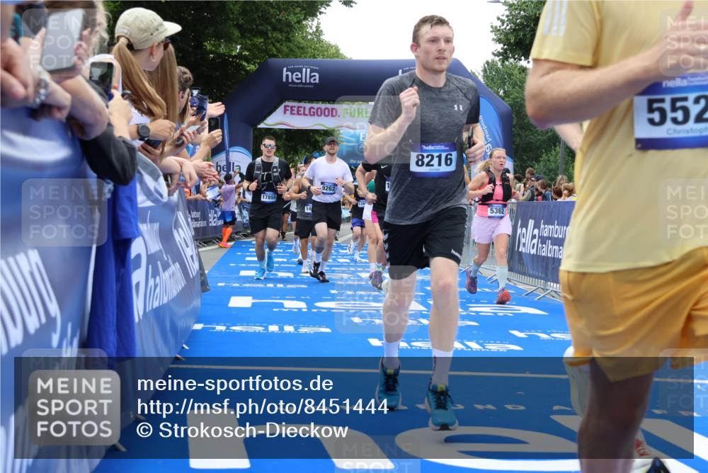 29.06.2025 - hella hamburg halbmarathon Strokosch-Dieckow http://msf.ph/oto/8451444 29.06.2025 10:48:23 Ziel 1537, 3747, 5129, 5362, 5528, 6081, 6923, 7367, 8216, 9262, 9770, 10860, 11451, 11467, 12149, 12549, 12690, 12840, 13962, 14033, 14990, 15735, 15808, 17395, 17745, 17855, 17982, 18251, 18790, 18923, 18963 meine-sportfotos.de