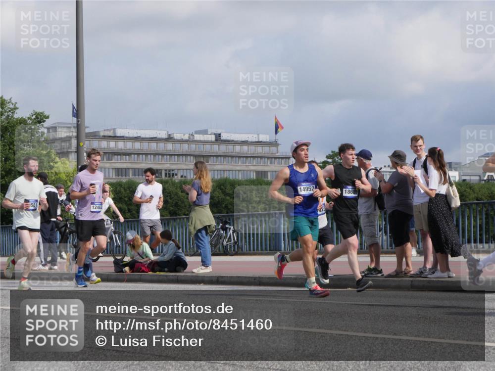 29.06.2025 - hella hamburg halbmarathon Luisa Fischer http://msf.ph/oto/8451460 29.06.2025 09:50:13 Kennedybrücke 581, 12462, 14952, 923, 18689, 1562, 2196, 2296, 4602, 5092, 5923, 8362, 8901, 10384 meine-sportfotos.de