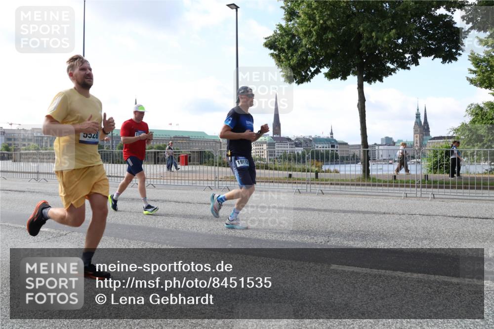 29.06.2025 - hella hamburg halbmarathon Lena Gebhardt http://msf.ph/oto/8451535 29.06.2025 09:54:00 Lombardsbrücke 87, 19112, 1098, 1119, 1399, 1413, 1424, 1476, 1892, 1902, 2098, 2188, 2270, 2516, 2823, 2842, 2890, 2937, 3004, 3186, 3414, 3477, 3785, 4140, 4183, 4185, 4235, 4237, 4247, 4270, 4949, 5115, 5362, 5528, 5532, 5650, 6071, 6198, 6309, 6388, 6575, 6831, 6903, 7167, 7297, 7385, 7448, 7480, 7734, 8023, 8269, 8743, 8928, 9030, 9043, 9105, 9463, 9482, 9619, 9626, 9633, 9723, 9965, 10529, 10792, 11077, 11848, 11936, 12084, 13009 meine-sportfotos.de