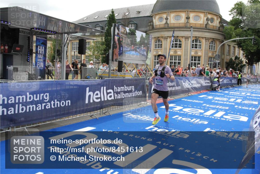 29.06.2025 - hella hamburg halbmarathon Michael Strokosch http://msf.ph/oto/8451613 29.06.2025 10:29:57 Ziel 5308, 19202 meine-sportfotos.de