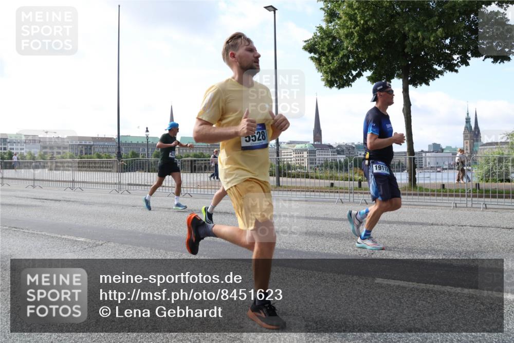 29.06.2025 - hella hamburg halbmarathon Lena Gebhardt http://msf.ph/oto/8451623 29.06.2025 09:54:01 Lombardsbrücke 5528, 19112, 1098, 1119, 1399, 1413, 1424, 1476, 1892, 1902, 2098, 2188, 2270, 2516, 2823, 2842, 2890, 2937, 3004, 3186, 3414, 3477, 3785, 4029, 4140, 4183, 4185, 4235, 4237, 4247, 4270, 4949, 5115, 5362, 5528, 5532, 5650, 6071, 6198, 6309, 6388, 6575, 6831, 6903, 7167, 7297, 7385, 7448, 7480, 7734, 8023, 8269, 8743, 8928, 9030, 9043, 9105, 9463, 9482, 9619, 9626, 9633, 9723, 9965, 10529, 10792, 11077, 11848, 11936, 12084 meine-sportfotos.de