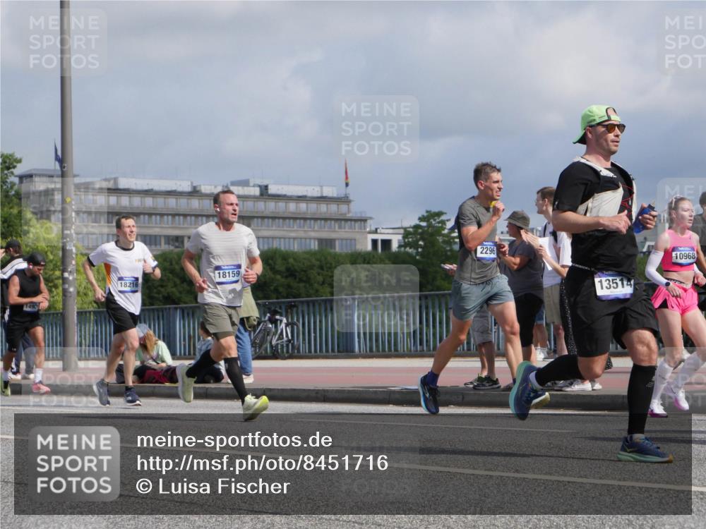 29.06.2025 - hella hamburg halbmarathon Luisa Fischer http://msf.ph/oto/8451716 29.06.2025 09:50:17 Kennedybrücke 1490, 18216, 2296, 18159, 13514, 10968, 1164, 1562, 1644, 2296, 5092, 5923, 8362, 9178, 9944, 10384 meine-sportfotos.de