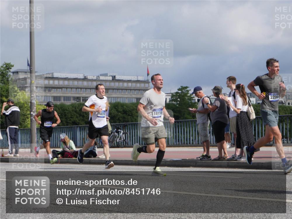 29.06.2025 - hella hamburg halbmarathon Luisa Fischer http://msf.ph/oto/8451746 29.06.2025 09:50:18 Kennedybrücke 14908, 2296, 18216, 18159, 1164, 1562, 1644, 2296, 5092, 5923, 6990, 8362, 9178, 9944, 10384 meine-sportfotos.de