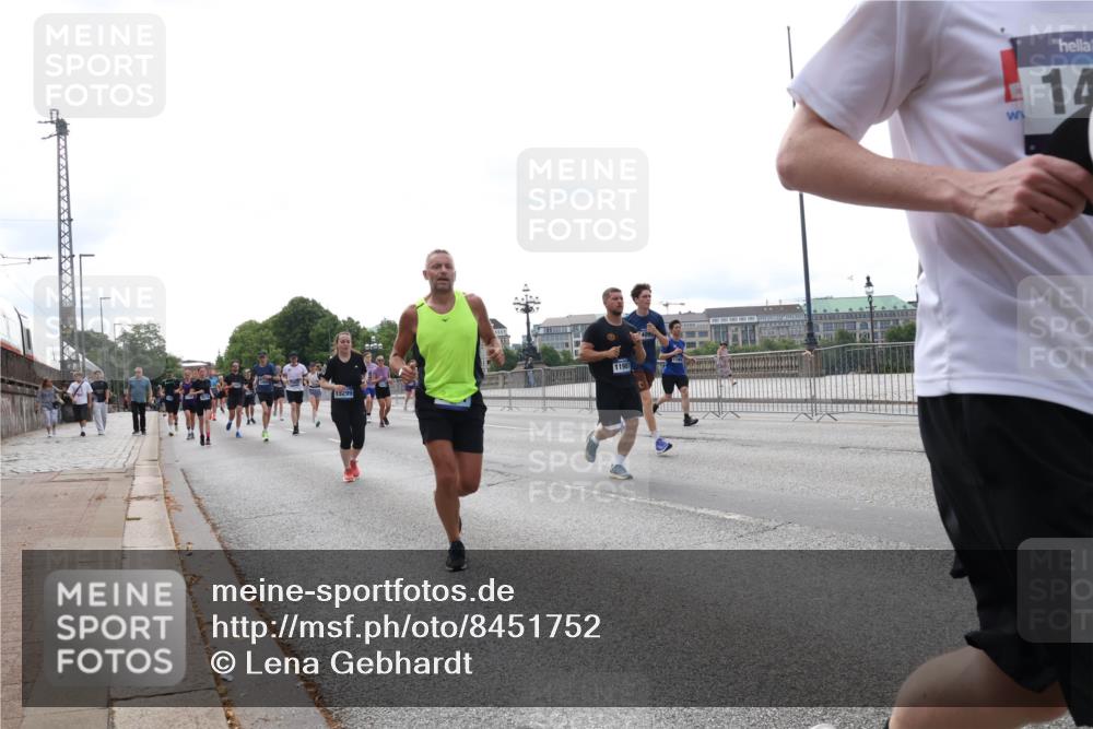 29.06.2025 - hella hamburg halbmarathon Lena Gebhardt http://msf.ph/oto/8451752 29.06.2025 10:30:57 Lombardsbrücke 15299, 11981, 14, 1059, 1472, 1647, 1773, 1979, 2097, 2268, 2505, 2569, 2754, 2755, 3131, 3281, 4198, 4561, 4575, 4819, 5437, 6057, 6195, 6344, 6556, 6620, 6787, 7071, 7120, 7351, 8072, 8073, 8757, 9576, 9830, 10989, 11981, 11984, 11988, 12384, 12460, 12461, 12627, 14095, 14216, 14421, 14803, 15299, 15466, 15589, 15757, 15789, 16504, 16791, 17224, 17463, 17509, 17587, 17742, 17966, 18362, 18795, 18860, 19052, 19226 meine-sportfotos.de