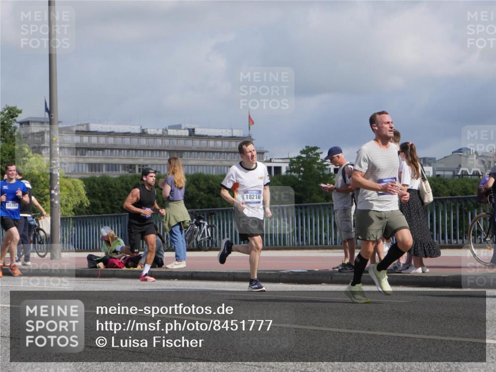 29.06.2025 - hella hamburg halbmarathon Luisa Fischer http://msf.ph/oto/8451777 29.06.2025 09:50:18 Kennedybrücke 10384, 18216, 1164, 1562, 1644, 2296, 5092, 5923, 6990, 8362, 9178, 9944, 10384 meine-sportfotos.de