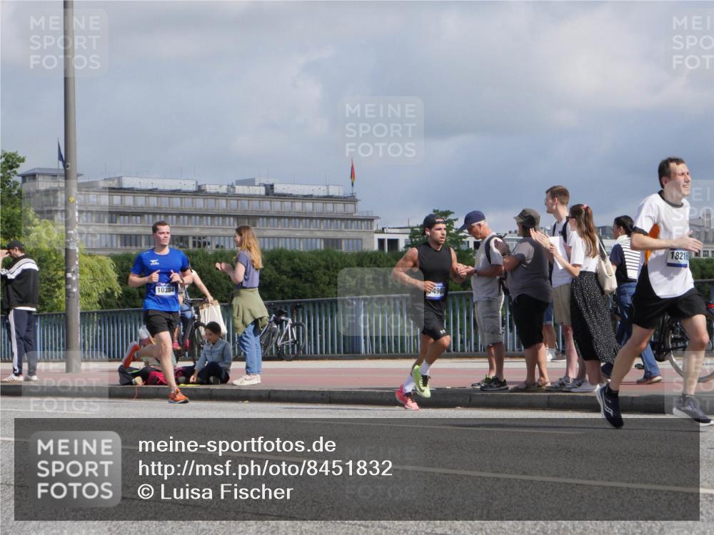 29.06.2025 - hella hamburg halbmarathon Luisa Fischer http://msf.ph/oto/8451832 29.06.2025 09:50:19 Kennedybrücke 4908, 10384, 18216, 1164, 1562, 1644, 2296, 6990, 8362, 9178, 9944, 10384 meine-sportfotos.de