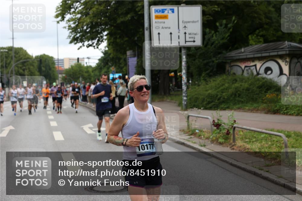 29.06.2025 - hella hamburg halbmarathon Yannick Fuchs http://msf.ph/oto/8451910 29.06.2025 10:55:51 20KM 1135, 1138, 1147, 1190, 2086, 3097, 3400, 3921, 4095, 4859, 5547, 5839, 6391, 6815, 7049, 8364, 8590, 9297, 10177, 10194, 10746, 11465, 12125, 12567, 13491, 13699, 13958, 14574, 14605, 15252, 15291, 15520, 15539, 15686, 15733, 15908, 16128, 16145, 17939, 18551, 18799, 18808 meine-sportfotos.de