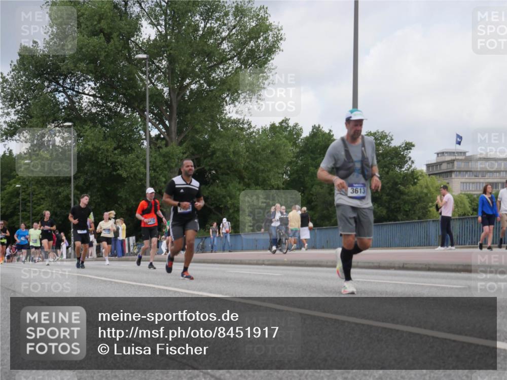 29.06.2025 - hella hamburg halbmarathon Luisa Fischer http://msf.ph/oto/8451917 29.06.2025 10:32:56 Kennedybrücke 3613, 1192, 3613, 4580, 6418, 7449, 10162, 10641 meine-sportfotos.de