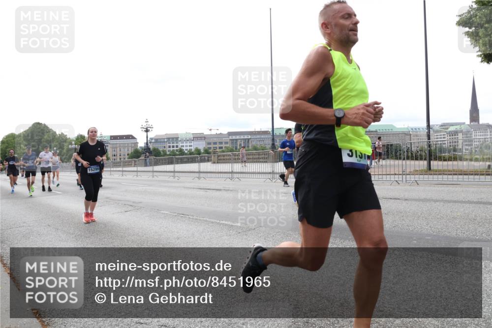 29.06.2025 - hella hamburg halbmarathon Lena Gebhardt http://msf.ph/oto/8451965 29.06.2025 10:30:58 Lombardsbrücke 15299, 1111, 1059, 1472, 1647, 1773, 1979, 2097, 2268, 2505, 2569, 2754, 2755, 3131, 3281, 4198, 4561, 4575, 4819, 5437, 6057, 6195, 6344, 6556, 6620, 6787, 7071, 7120, 7351, 8050, 8072, 8073, 8757, 9576, 9830, 10989, 11981, 11984, 11988, 12384, 12460, 12461, 12627, 14095, 14216, 14803, 15299, 15466, 15589, 15757, 16457, 16791, 17224, 17463, 17509, 17587, 17742, 17966, 18362, 18795, 18860, 19052, 19226 meine-sportfotos.de