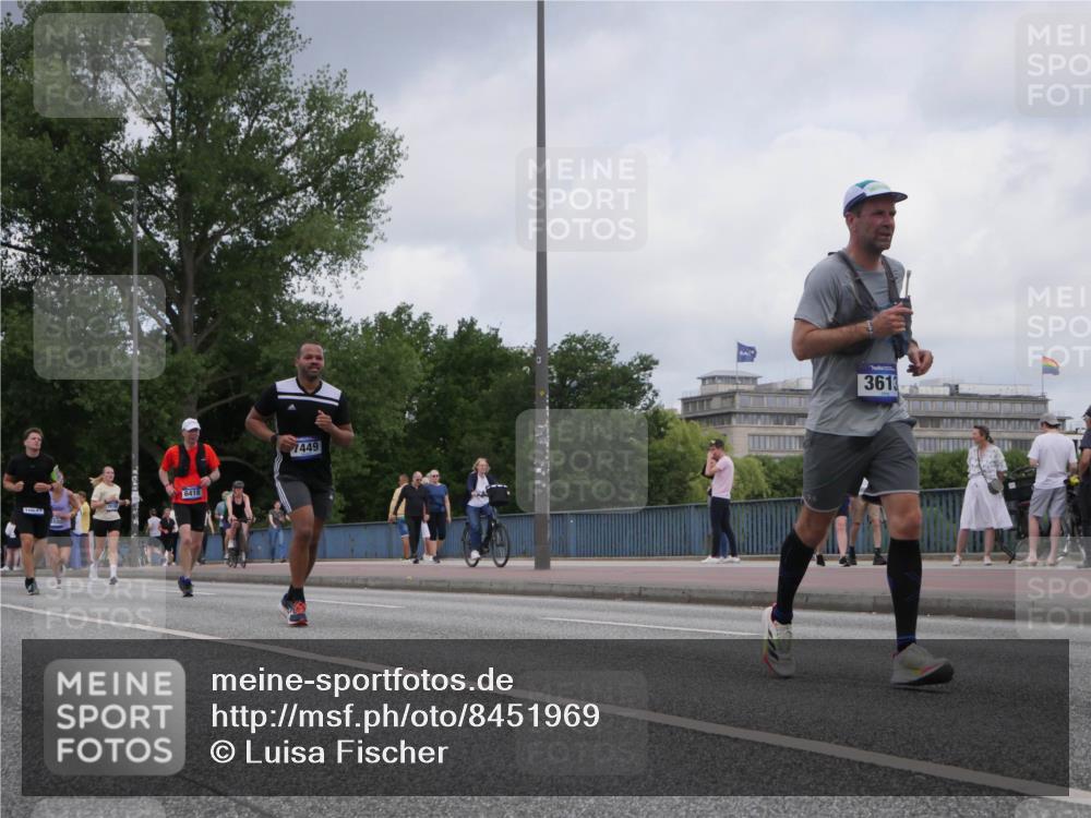 29.06.2025 - hella hamburg halbmarathon Luisa Fischer http://msf.ph/oto/8451969 29.06.2025 10:32:57 Kennedybrücke 10641, 6418, 7449, 3613, 1192, 3613, 4580, 6418, 7449, 10641 meine-sportfotos.de
