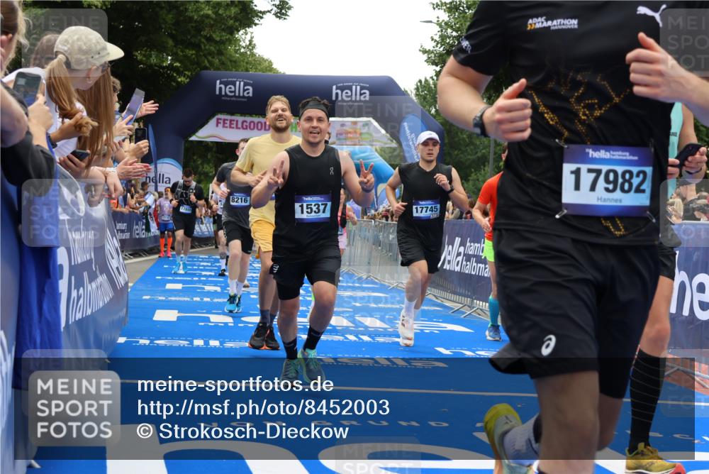 29.06.2025 - hella hamburg halbmarathon Strokosch-Dieckow http://msf.ph/oto/8452003 29.06.2025 10:48:21 Ziel 1537, 3747, 5129, 5362, 5528, 6081, 6923, 7367, 7599, 8216, 9262, 9770, 11211, 11451, 11467, 12549, 12840, 13962, 14797, 14990, 15629, 15735, 17745, 17855, 17982, 18790, 18923, 18963, 19127 meine-sportfotos.de