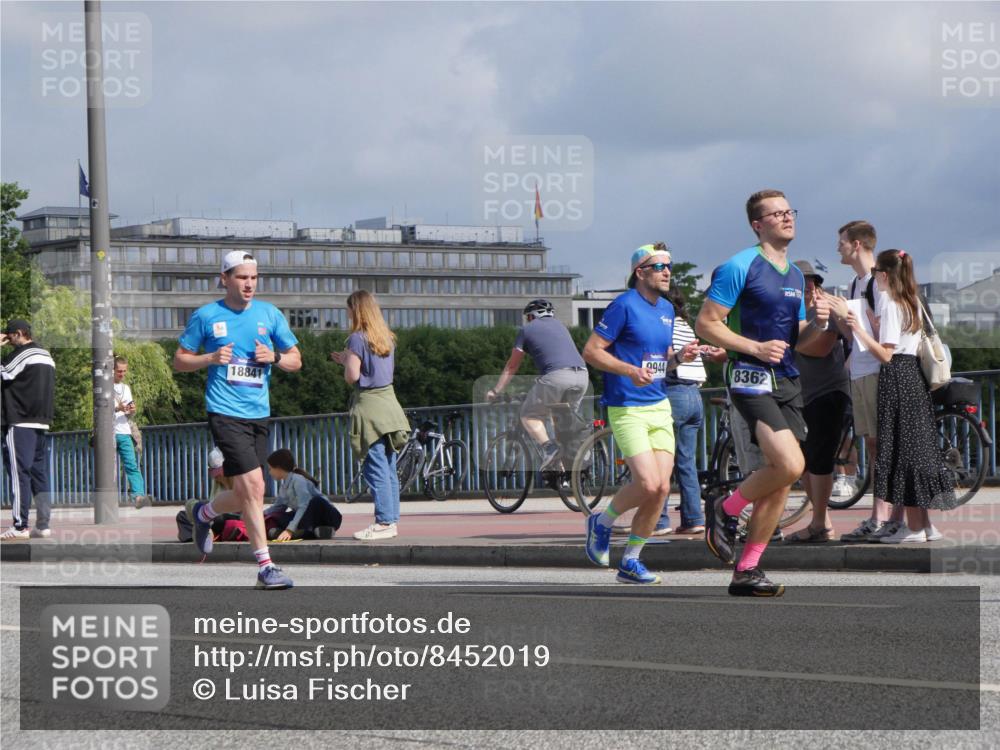 29.06.2025 - hella hamburg halbmarathon Luisa Fischer http://msf.ph/oto/8452019 29.06.2025 09:50:22 Kennedybrücke 18841, 9944, 8362, 1164, 1644, 1743, 2296, 6990, 8362, 9178, 9944, 10384 meine-sportfotos.de