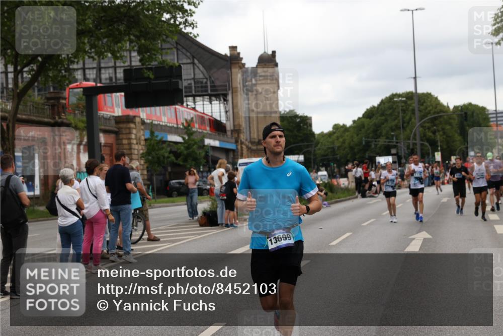 29.06.2025 - hella hamburg halbmarathon Yannick Fuchs http://msf.ph/oto/8452103 29.06.2025 10:55:53 20KM 1135, 1138, 1147, 1190, 3097, 3400, 3921, 4095, 4859, 5547, 5839, 6580, 6815, 7049, 8364, 9297, 9928, 10177, 10194, 10746, 10797, 11465, 12125, 12567, 13491, 13699, 13958, 14574, 14605, 15252, 15291, 15520, 15539, 15686, 15733, 15908, 16128, 16145, 17939, 18000, 18551, 18799, 18808 meine-sportfotos.de