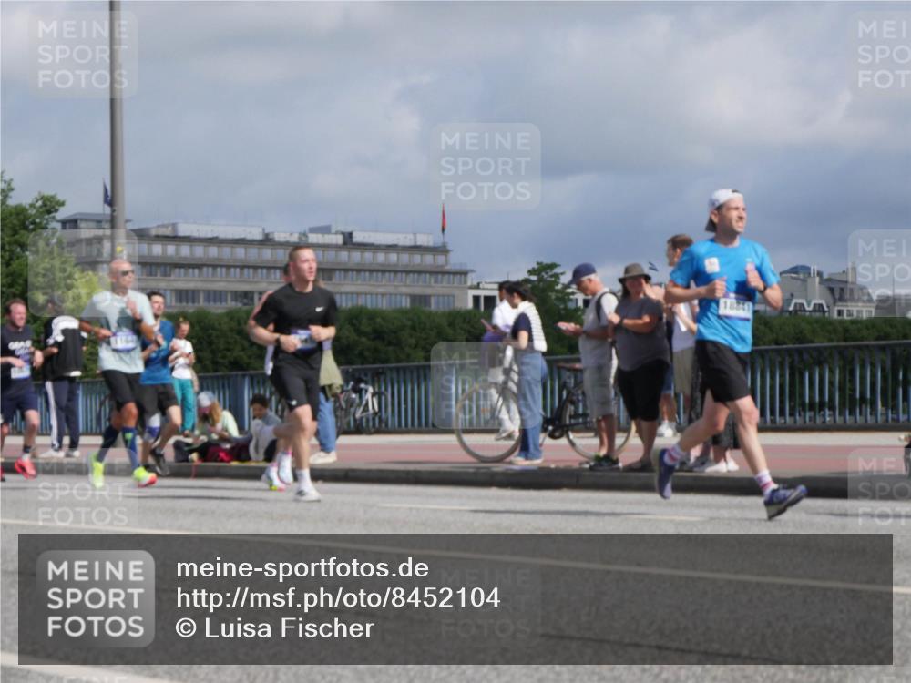 29.06.2025 - hella hamburg halbmarathon Luisa Fischer http://msf.ph/oto/8452104 29.06.2025 09:50:23 Kennedybrücke 18841, 1164, 1644, 1743, 6990, 8362, 9178, 9944, 10384 meine-sportfotos.de
