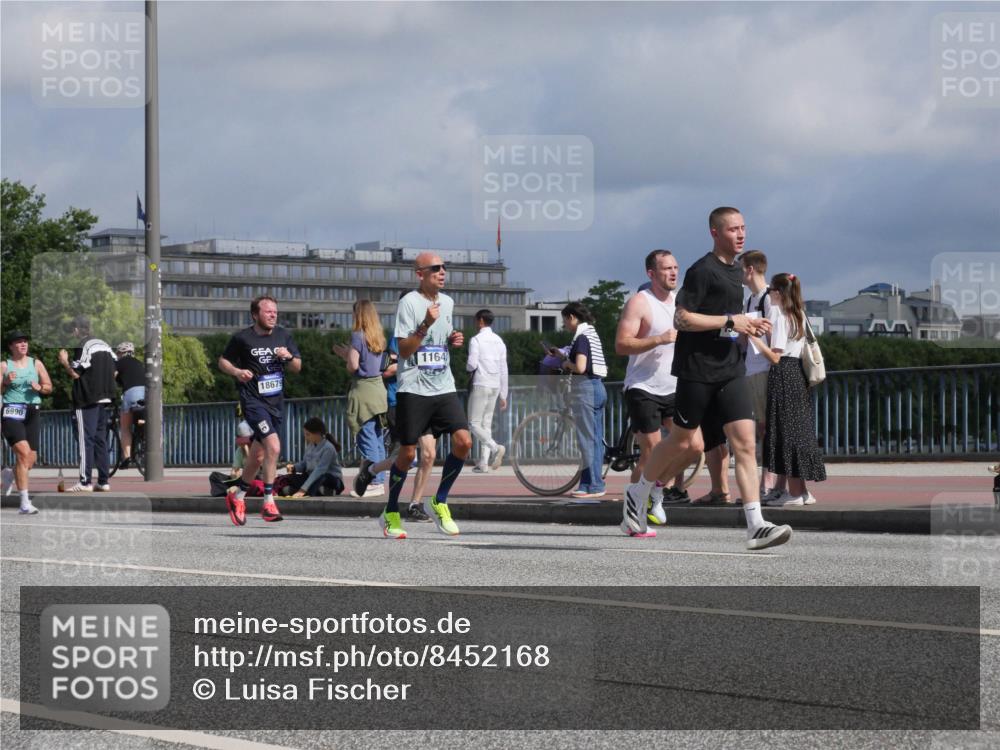 29.06.2025 - hella hamburg halbmarathon Luisa Fischer http://msf.ph/oto/8452168 29.06.2025 09:50:24 Kennedybrücke 6990, 18679, 1164, 1164, 1644, 1743, 5091, 6684, 6990, 8362, 9178, 9944, 10384 meine-sportfotos.de