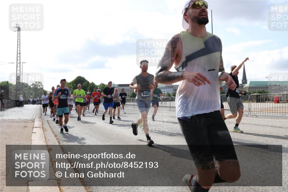 29.06.2025 - hella hamburg halbmarathon Lena Gebhardt http://msf.ph/oto/8452193 29.06.2025 09:54:04 Lombardsbrücke 15950, 12679, 9482, 15784, 1098, 1119, 1399, 1413, 1424, 1476, 1892, 1902, 2098, 2188, 2270, 2516, 2823, 2842, 2890, 2937, 3004, 3186, 3477, 3785, 4029, 4140, 4183, 4185, 4235, 4237, 4247, 4270, 4949, 5115, 5362, 5528, 5532, 5650, 6198, 6309, 6388, 6575, 6630, 6831, 7167, 7297, 7385, 7448, 7480, 7734, 8023, 8269, 8743, 8928, 9030, 9043, 9105, 9463, 9482, 9619, 9626, 9633, 9723, 10529, 10792, 11077, 11848, 11936, 12084 meine-sportfotos.de
