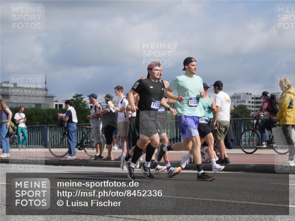 29.06.2025 - hella hamburg halbmarathon Luisa Fischer http://msf.ph/oto/8452336 29.06.2025 09:50:28 Kennedybrücke 1120, 854, 11227, 6990, 1164, 1385, 1644, 1743, 4860, 5091, 5315, 6684, 6990, 9178 meine-sportfotos.de