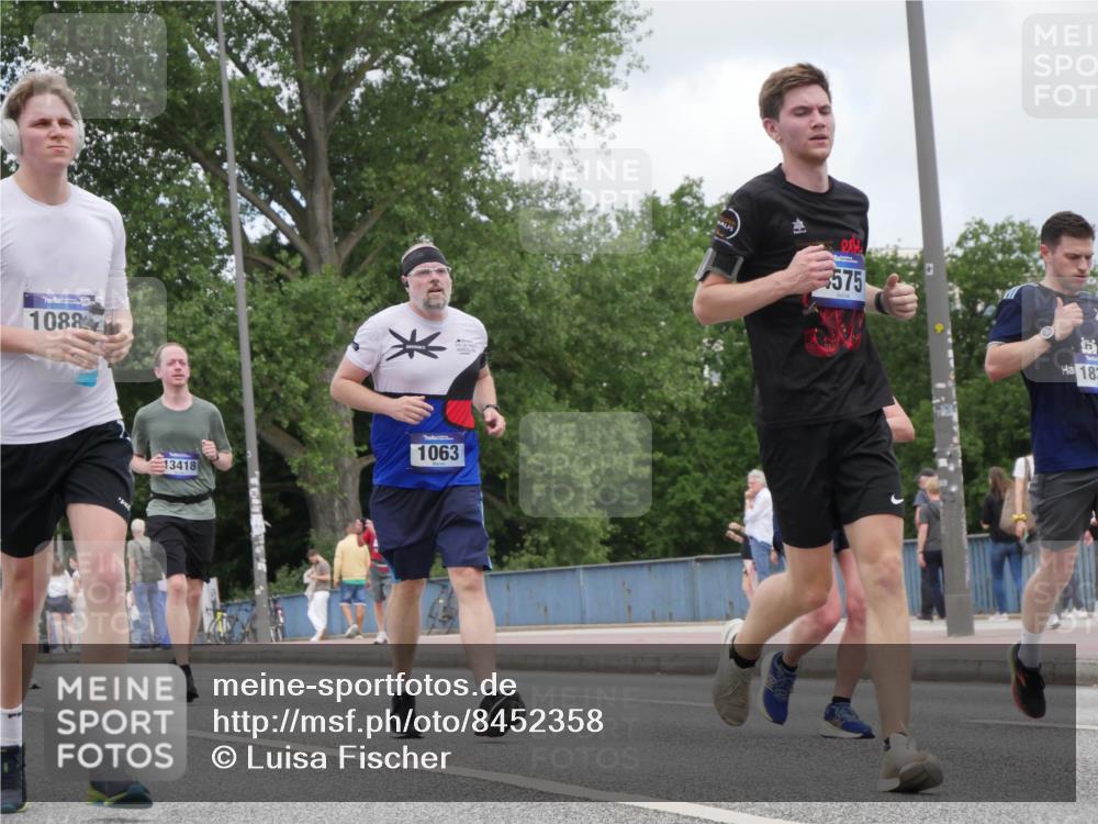 29.06.2025 - hella hamburg halbmarathon Luisa Fischer http://msf.ph/oto/8452358 29.06.2025 10:33:13 Kennedybrücke 1088, 13418, 1063, 575, 18, 1063, 1230, 2901, 3573, 4575, 8048, 10880 meine-sportfotos.de