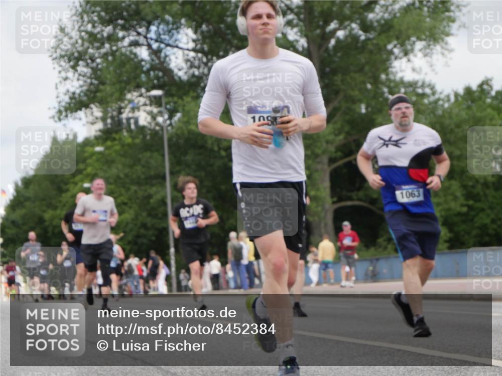 29.06.2025 - hella hamburg halbmarathon Luisa Fischer http://msf.ph/oto/8452384 29.06.2025 10:33:14 Kennedybrücke 109, 1063, 1063, 1230, 2901, 3524, 3573, 4575, 8048, 10880 meine-sportfotos.de