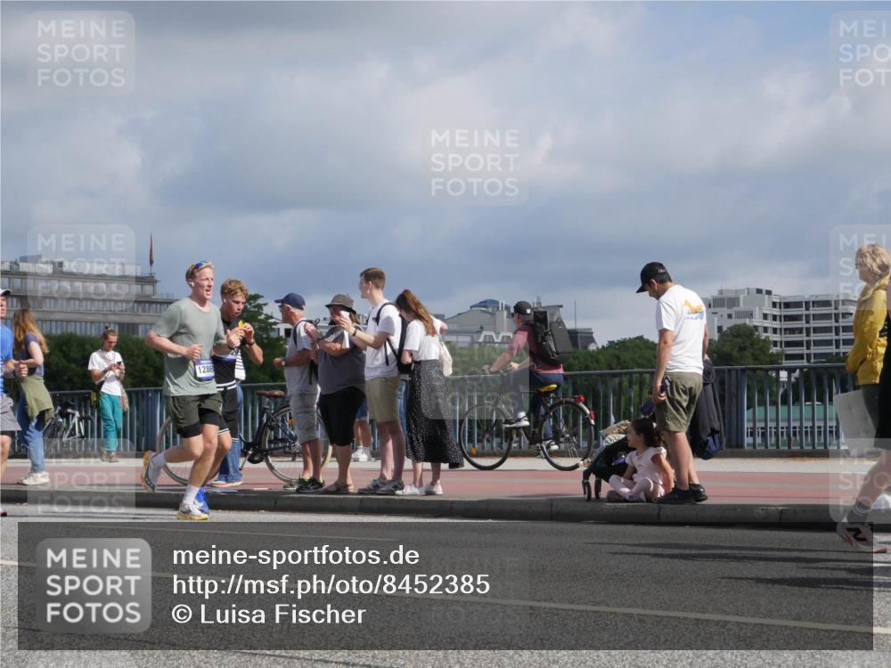 29.06.2025 - hella hamburg halbmarathon Luisa Fischer http://msf.ph/oto/8452385 29.06.2025 09:50:29 Kennedybrücke 1286, 1164, 1385, 1644, 1743, 3959, 4860, 5091, 5315, 6684, 6990, 9178 meine-sportfotos.de