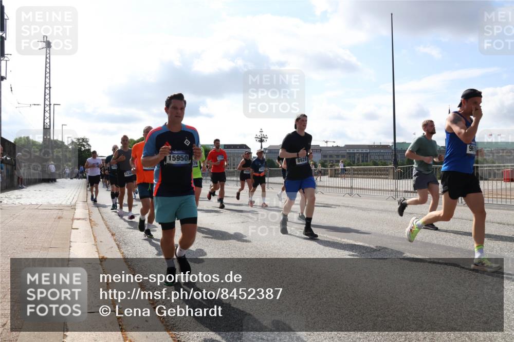 29.06.2025 - hella hamburg halbmarathon Lena Gebhardt http://msf.ph/oto/8452387 29.06.2025 09:54:05 Lombardsbrücke 378, 15950, 8928, 961, 1098, 1119, 1399, 1413, 1424, 1476, 1892, 1902, 2098, 2188, 2270, 2516, 2823, 2842, 2890, 2937, 3004, 3477, 3785, 4029, 4140, 4183, 4185, 4235, 4237, 4247, 4270, 4949, 5020, 5115, 5362, 5528, 5532, 5650, 6198, 6309, 6388, 6575, 6630, 6831, 7167, 7297, 7385, 7448, 7480, 7734, 8023, 8269, 8743, 8928, 9030, 9043, 9105, 9463, 9482, 9619, 9633, 9723, 10529, 10792, 11077, 11848, 11936, 12084 meine-sportfotos.de