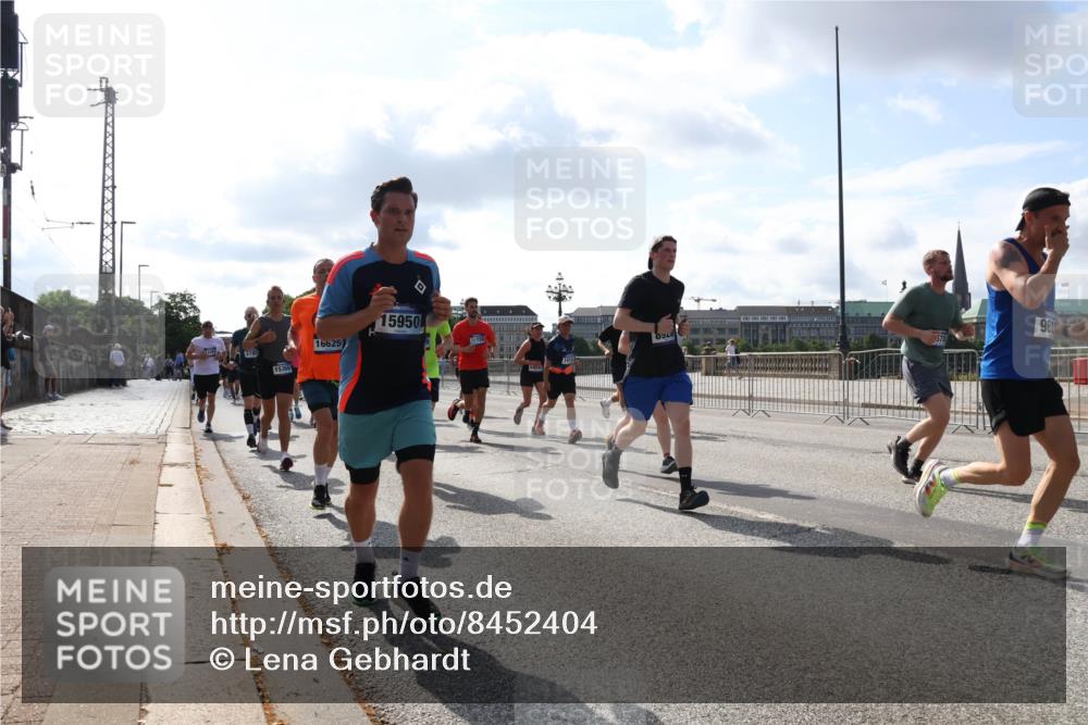 29.06.2025 - hella hamburg halbmarathon Lena Gebhardt http://msf.ph/oto/8452404 29.06.2025 09:54:05 Lombardsbrücke 3785, 15365, 16625, 15950, 961, 1098, 1119, 1399, 1413, 1424, 1476, 1892, 1902, 2098, 2188, 2270, 2516, 2823, 2842, 2890, 2937, 3004, 3477, 3785, 4029, 4140, 4183, 4185, 4235, 4237, 4247, 4270, 4949, 5020, 5115, 5362, 5528, 5532, 5650, 6198, 6309, 6388, 6575, 6630, 6831, 7167, 7297, 7385, 7448, 7480, 7734, 8023, 8269, 8743, 8928, 9030, 9043, 9105, 9463, 9482, 9619, 9633, 9723, 10529, 10792, 11077, 11848, 11936, 12084 meine-sportfotos.de