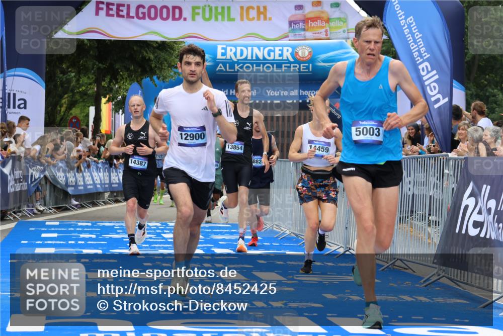 29.06.2025 - hella hamburg halbmarathon Strokosch-Dieckow http://msf.ph/oto/8452425 29.06.2025 10:37:16 Ziel 4860, 5003, 8362, 10190, 11423, 12739, 12900, 13854, 13972, 14387, 14459, 15178, 15888, 17137, 17306, 17726, 18824 meine-sportfotos.de