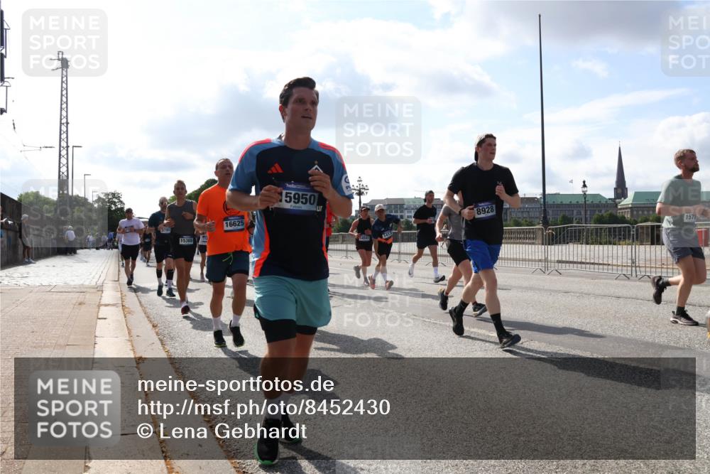 29.06.2025 - hella hamburg halbmarathon Lena Gebhardt http://msf.ph/oto/8452430 29.06.2025 09:54:06 Lombardsbrücke 15365, 16625, 15950, 14541, 8928, 1578, 1098, 1119, 1399, 1413, 1424, 1476, 1892, 1902, 2098, 2188, 2270, 2516, 2823, 2842, 2890, 2937, 3004, 3477, 3785, 4029, 4140, 4183, 4185, 4235, 4237, 4247, 4270, 4949, 5020, 5115, 5362, 5528, 5532, 5650, 6198, 6309, 6388, 6575, 6630, 6831, 7167, 7297, 7385, 7448, 7480, 7734, 8023, 8269, 8576, 8698, 8743, 8928, 9030, 9043, 9105, 9463, 9482, 9619, 9633, 9723, 9815, 10529, 10792, 11077, 11848, 11936, 12084 meine-sportfotos.de