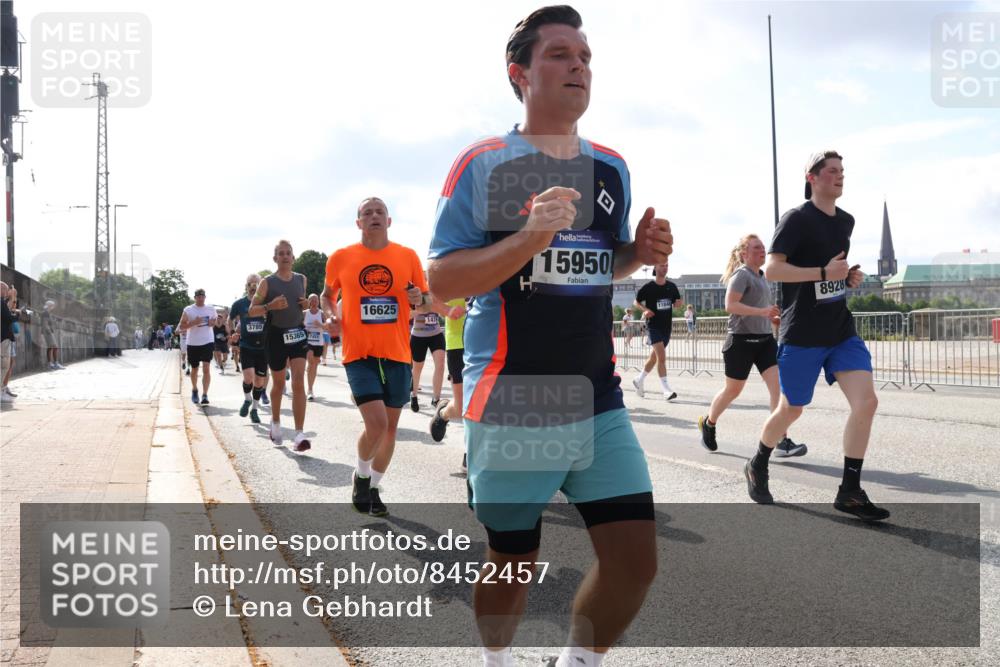 29.06.2025 - hella hamburg halbmarathon Lena Gebhardt http://msf.ph/oto/8452457 29.06.2025 09:54:06 Lombardsbrücke 3785, 15365, 745, 16625, 147, 15950, 1184, 8928, 18886, 1098, 1119, 1399, 1413, 1424, 1476, 1892, 1902, 2098, 2188, 2270, 2516, 2823, 2842, 2890, 2937, 3004, 3477, 3785, 4029, 4140, 4183, 4185, 4235, 4237, 4247, 4270, 4949, 5020, 5115, 5362, 5528, 5532, 5650, 6198, 6309, 6388, 6575, 6630, 6831, 7167, 7297, 7385, 7448, 7480, 7734, 8023, 8269, 8576, 8698, 8743, 8928, 9030, 9043, 9105, 9463, 9482, 9619, 9633, 9723, 9815, 10529, 10792, 11077, 11848, 11936, 12084 meine-sportfotos.de