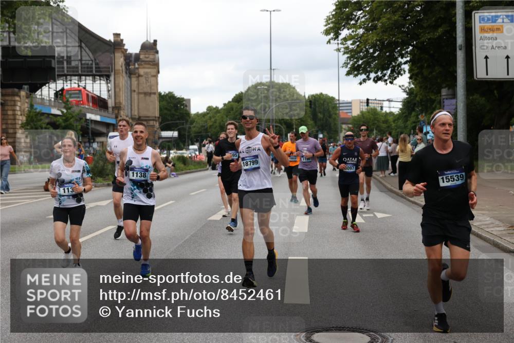 29.06.2025 - hella hamburg halbmarathon Yannick Fuchs http://msf.ph/oto/8452461 29.06.2025 10:55:58 20KM 1135, 1138, 1147, 1190, 3097, 3921, 4095, 4859, 5547, 6580, 6815, 8154, 8364, 9297, 9718, 9928, 10177, 10194, 10746, 10797, 11968, 12567, 13699, 13958, 14574, 15252, 15291, 15520, 15539, 15686, 15859, 15908, 17532, 17939, 18000, 18551, 18799, 18808, 18919 meine-sportfotos.de