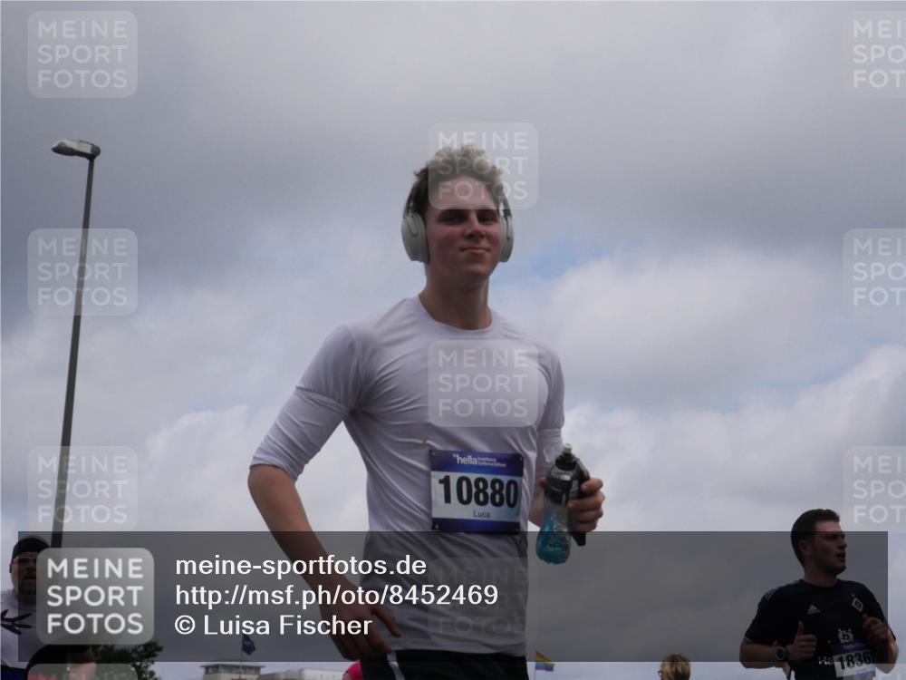 29.06.2025 - hella hamburg halbmarathon Luisa Fischer http://msf.ph/oto/8452469 29.06.2025 10:33:15 Kennedybrücke 10880, 18362, 1063, 3524, 3573, 4198, 4575, 4819, 8048, 10880 meine-sportfotos.de