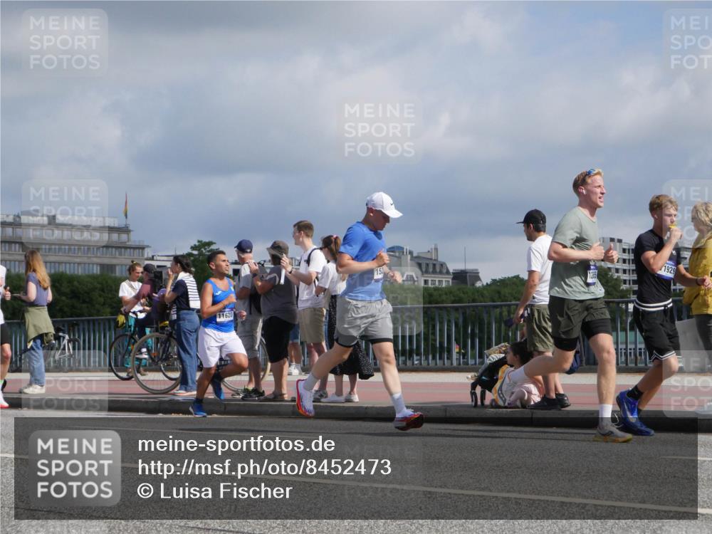 29.06.2025 - hella hamburg halbmarathon Luisa Fischer http://msf.ph/oto/8452473 29.06.2025 09:50:30 Kennedybrücke 11620, 152, 1929, 1385, 1743, 3959, 4860, 5091, 5315, 6684, 6990, 9178 meine-sportfotos.de