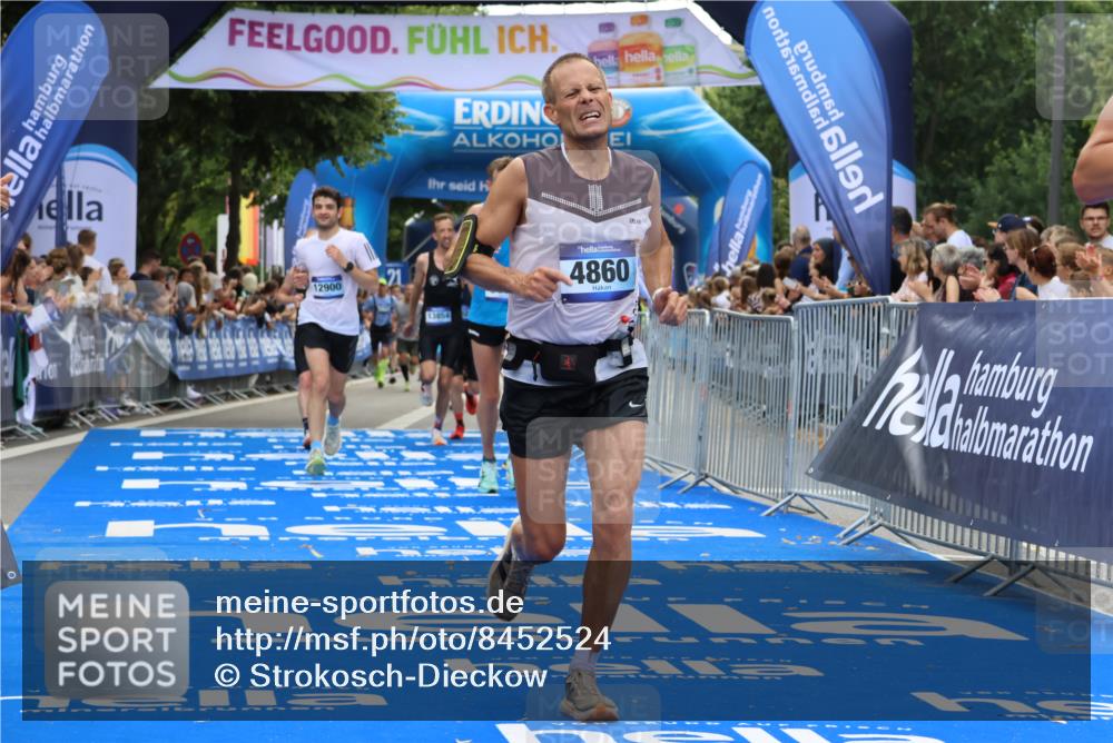 29.06.2025 - hella hamburg halbmarathon Strokosch-Dieckow http://msf.ph/oto/8452524 29.06.2025 10:37:14 Ziel 4860, 5003, 5923, 8362, 9178, 10190, 11423, 12900, 13854, 13972, 14387, 14459, 15178, 17137, 17726, 18824 meine-sportfotos.de