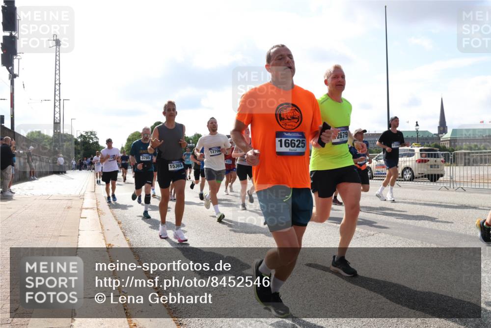 29.06.2025 - hella hamburg halbmarathon Lena Gebhardt http://msf.ph/oto/8452546 29.06.2025 09:54:07 Lombardsbrücke 3785, 12706, 15365, 4183, 16625, 2679, 11848, 18888, 1098, 1119, 1399, 1413, 1424, 1476, 1892, 1902, 2020, 2098, 2188, 2270, 2516, 2823, 2842, 2890, 2937, 3004, 3477, 3785, 4029, 4140, 4183, 4185, 4235, 4237, 4247, 4270, 4949, 5020, 5115, 5362, 5528, 5532, 5650, 6198, 6309, 6388, 6575, 6630, 6831, 7167, 7297, 7385, 7448, 7480, 7734, 8023, 8269, 8576, 8698, 8743, 8928, 9030, 9043, 9105, 9463, 9482, 9619, 9633, 9815, 10529, 10792, 11077, 11848, 11936, 12084 meine-sportfotos.de