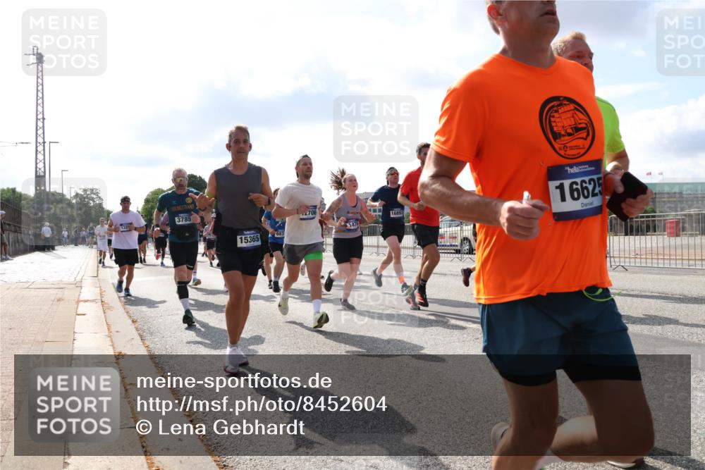 29.06.2025 - hella hamburg halbmarathon Lena Gebhardt http://msf.ph/oto/8452604 29.06.2025 09:54:07 Lombardsbrücke 1329, 3785, 15365, 683, 2706, 147, 16893, 16625, 1098, 1119, 1399, 1413, 1424, 1476, 1892, 1902, 2020, 2098, 2188, 2270, 2516, 2823, 2842, 2890, 2937, 3004, 3477, 3785, 4029, 4140, 4183, 4185, 4235, 4237, 4247, 4270, 4949, 5020, 5115, 5362, 5528, 5532, 5650, 6198, 6309, 6388, 6575, 6630, 6831, 7167, 7297, 7385, 7448, 7480, 7734, 8023, 8269, 8576, 8698, 8743, 8928, 9030, 9043, 9105, 9463, 9482, 9619, 9633, 9815, 10529, 10792, 11077, 11848, 11936, 12084 meine-sportfotos.de