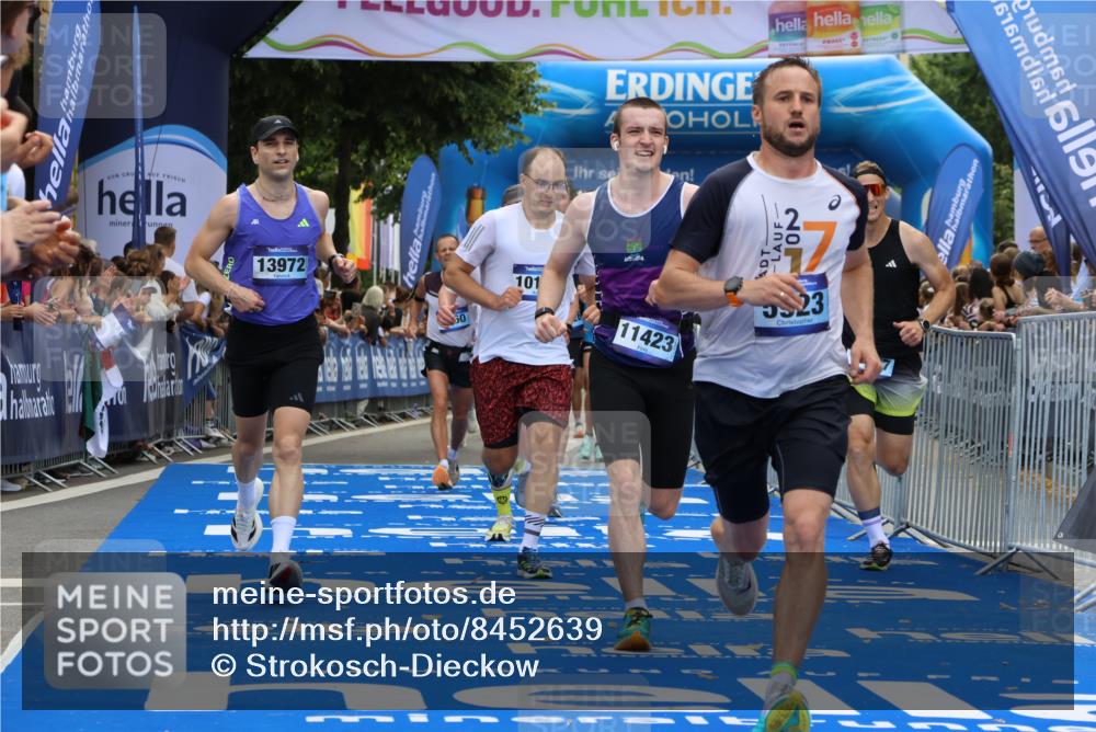 29.06.2025 - hella hamburg halbmarathon Strokosch-Dieckow http://msf.ph/oto/8452639 29.06.2025 10:37:10 Ziel 4860, 5003, 5923, 6458, 7482, 8362, 9178, 10190, 10738, 11120, 11423, 12900, 13972, 15178, 15410, 16992, 17137, 17658, 17726 meine-sportfotos.de