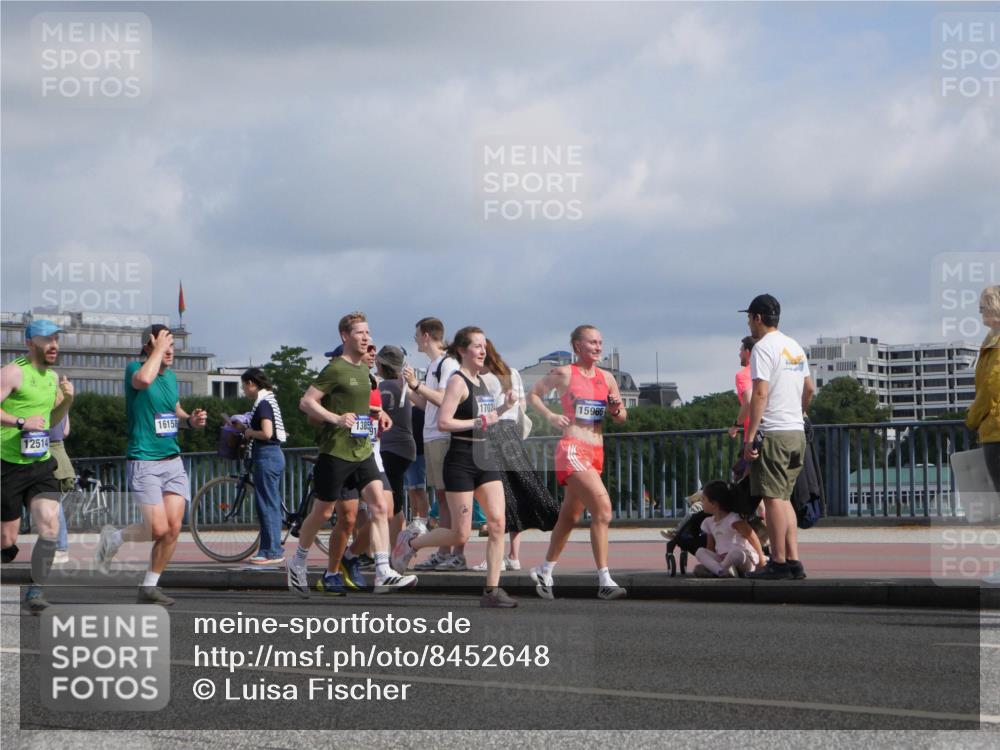 29.06.2025 - hella hamburg halbmarathon Luisa Fischer http://msf.ph/oto/8452648 29.06.2025 09:50:34 Kennedybrücke 1702, 15965, 1381, 16158, 12514, 1385, 1743, 2767, 3959, 4860, 5091, 5315, 6684, 10793 meine-sportfotos.de