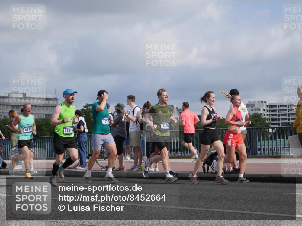 29.06.2025 - hella hamburg halbmarathon Luisa Fischer http://msf.ph/oto/8452664 29.06.2025 09:50:34 Kennedybrücke 5315, 12514, 1615, 34, 1385, 1385, 1743, 2767, 3959, 4860, 5091, 5315, 6684, 10793 meine-sportfotos.de