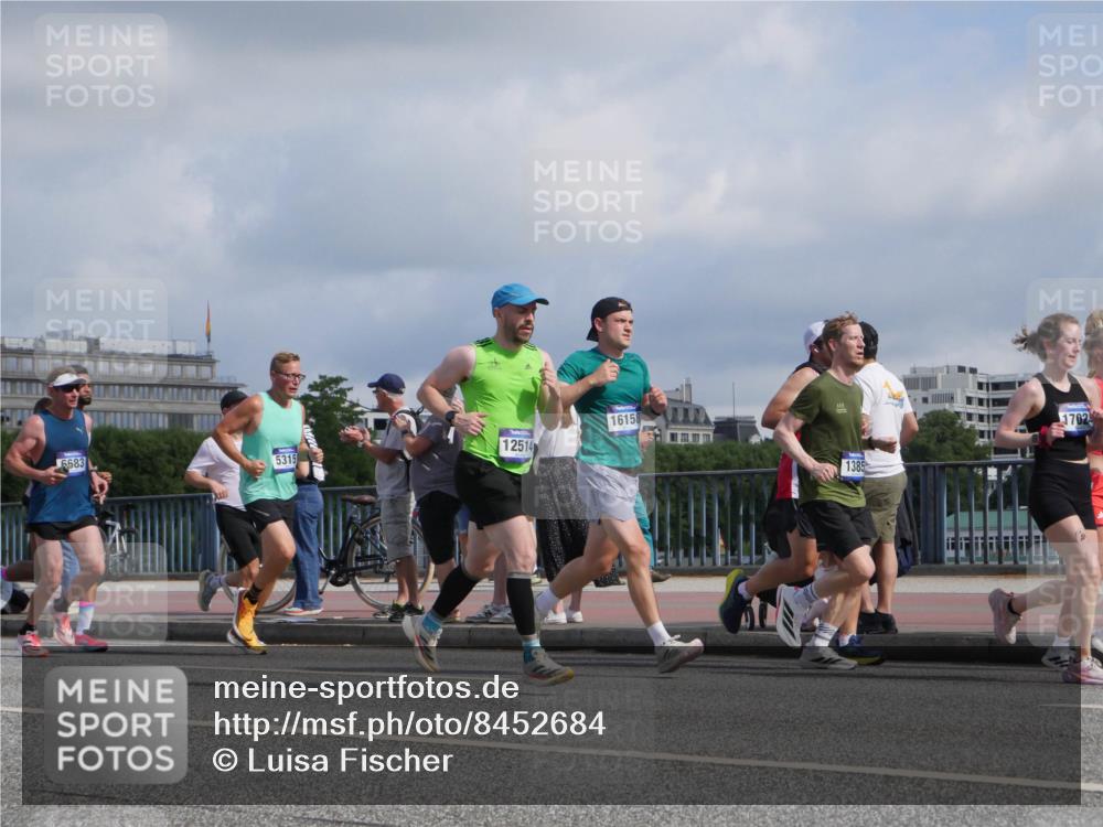 29.06.2025 - hella hamburg halbmarathon Luisa Fischer http://msf.ph/oto/8452684 29.06.2025 09:50:35 Kennedybrücke 6683, 5315, 12514, 16158, 333, 1385, 17024, 1385, 1743, 2714, 2767, 3959, 4860, 5091, 5315, 6684, 7884, 10793 meine-sportfotos.de