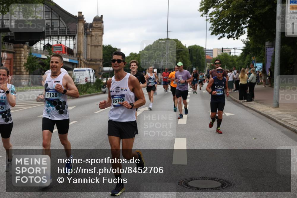 29.06.2025 - hella hamburg halbmarathon Yannick Fuchs http://msf.ph/oto/8452706 29.06.2025 10:55:58 20KM 1135, 1138, 1147, 1190, 3097, 3921, 4095, 4859, 5547, 6580, 6815, 8154, 8364, 9297, 9718, 9928, 10177, 10194, 10746, 10797, 11968, 12567, 13699, 13958, 14574, 15252, 15291, 15520, 15539, 15686, 15859, 15908, 17532, 17939, 18000, 18551, 18799, 18808, 18919 meine-sportfotos.de