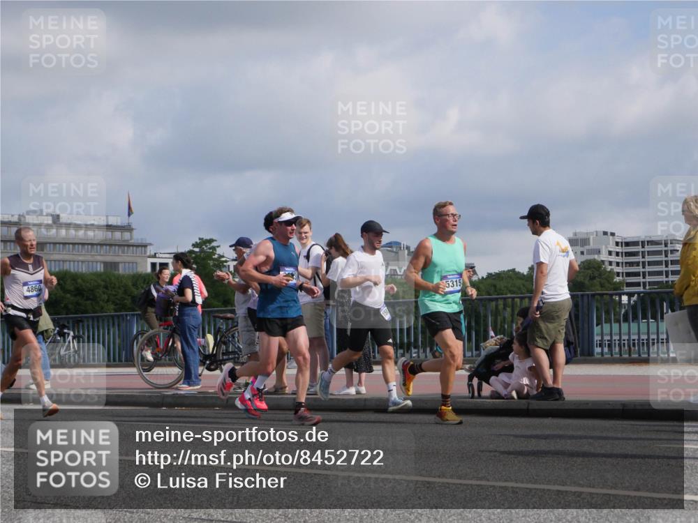 29.06.2025 - hella hamburg halbmarathon Luisa Fischer http://msf.ph/oto/8452722 29.06.2025 09:50:36 Kennedybrücke 4860, 5315, 1385, 2714, 2767, 3959, 4860, 5091, 5315, 6684, 7884, 10793 meine-sportfotos.de