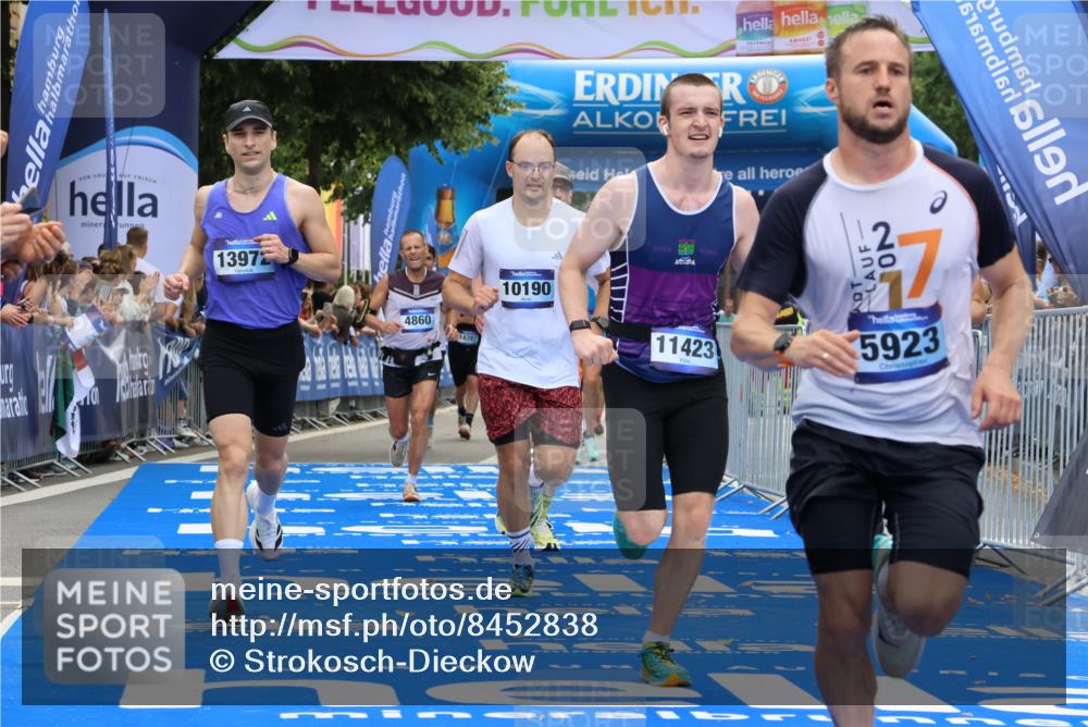 29.06.2025 - hella hamburg halbmarathon Strokosch-Dieckow http://msf.ph/oto/8452838 29.06.2025 10:37:10 Ziel 4860, 5003, 5923, 6458, 7482, 8362, 9178, 10190, 10738, 11120, 11423, 12900, 13972, 15178, 15410, 16992, 17137, 17658, 17726 meine-sportfotos.de