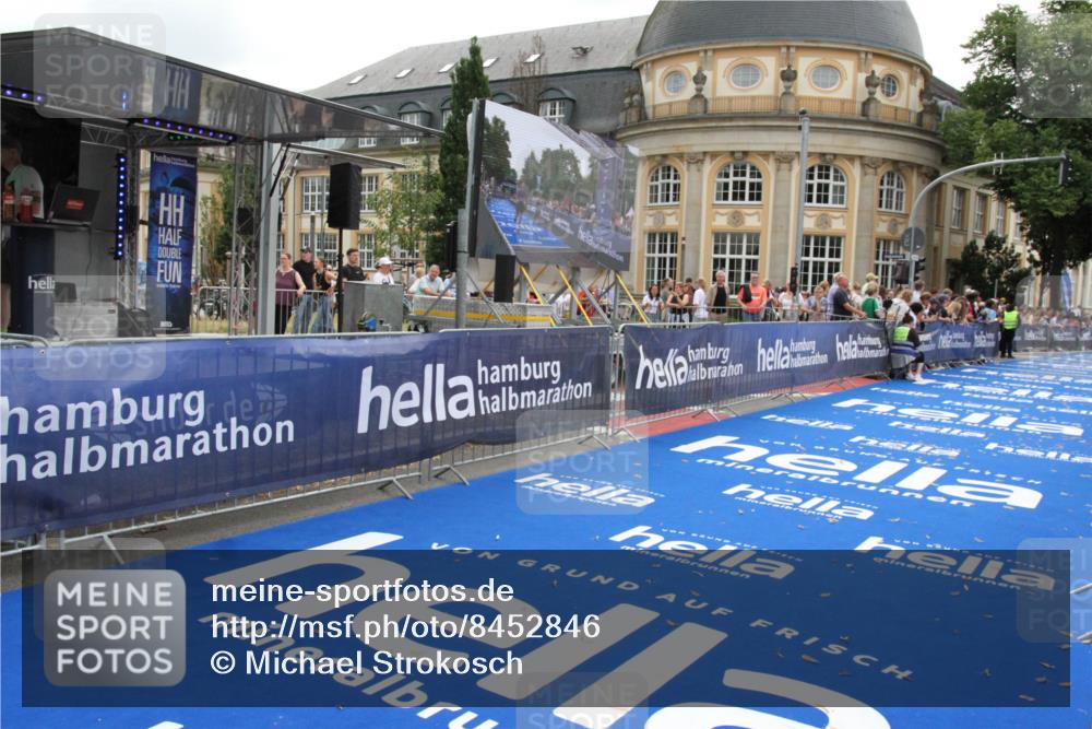 29.06.2025 - hella hamburg halbmarathon Michael Strokosch http://msf.ph/oto/8452846 29.06.2025 10:30:25 Ziel 10173, 12691 meine-sportfotos.de