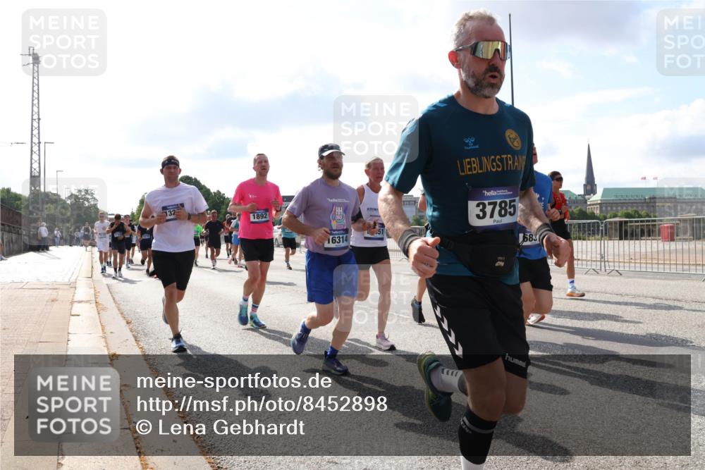 29.06.2025 - hella hamburg halbmarathon Lena Gebhardt http://msf.ph/oto/8452898 29.06.2025 09:54:09 Lombardsbrücke 8, 16314, 51, 3785, 132, 1892, 583, 1098, 1119, 1171, 1342, 1399, 1413, 1424, 1476, 1892, 1902, 2020, 2098, 2188, 2270, 2516, 2823, 2842, 2890, 2937, 3477, 3785, 4029, 4140, 4183, 4185, 4235, 4237, 4247, 4270, 4949, 5020, 5115, 5362, 5528, 5532, 5650, 6198, 6309, 6388, 6575, 6630, 6831, 7167, 7297, 7385, 7480, 7734, 8023, 8269, 8576, 8698, 8743, 8928, 9030, 9043, 9105, 9463, 9482, 9619, 9633, 9815, 10529, 10792, 11077, 11848, 11936, 12084 meine-sportfotos.de