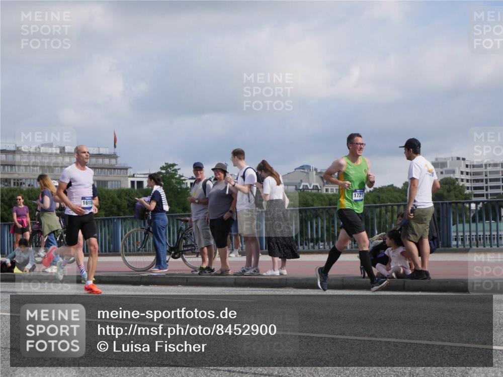 29.06.2025 - hella hamburg halbmarathon Luisa Fischer http://msf.ph/oto/8452900 29.06.2025 09:50:40 Kennedybrücke 16119, 1721, 2714, 2767, 3959, 4860, 7884, 10404, 10793 meine-sportfotos.de